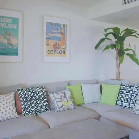 Oasis 100 Meters From With Private Parking Apartment