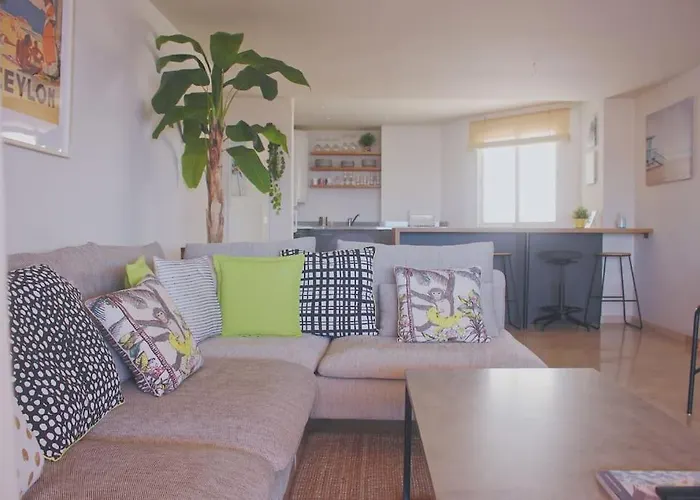 Oasis 100 Meters From With Private Parking
