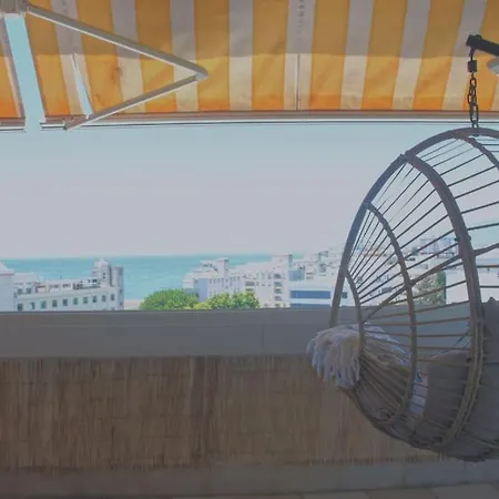 Oasis 100 Meters From With Private Parking アパート