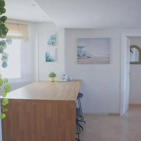 Oasis 100 Meters From With Private Parking דירה *