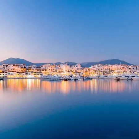 Oasis 100 Meters From With Private Parking Marbella